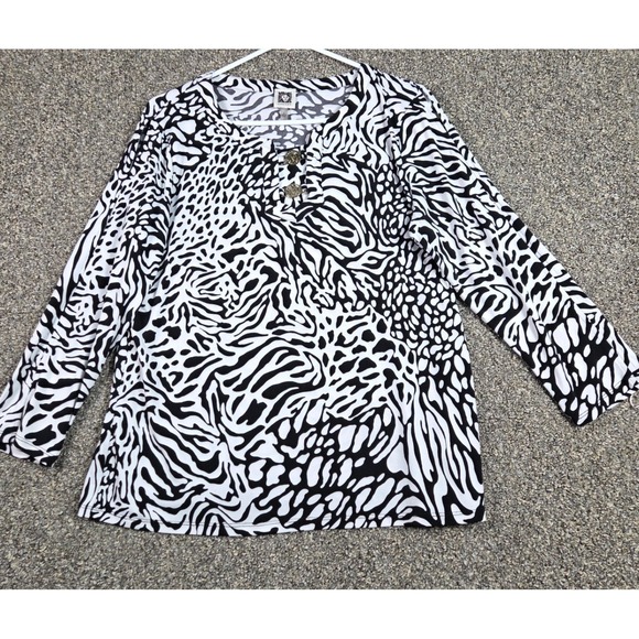Anne Klein Tops - Anne Klein Shirt Womens Large Black White Animal Print Flared Metal Buttons